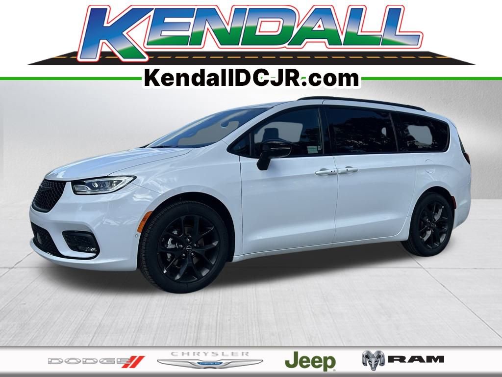 New 2026 Chrysler Pacifica Limited w/ S Appearance Package