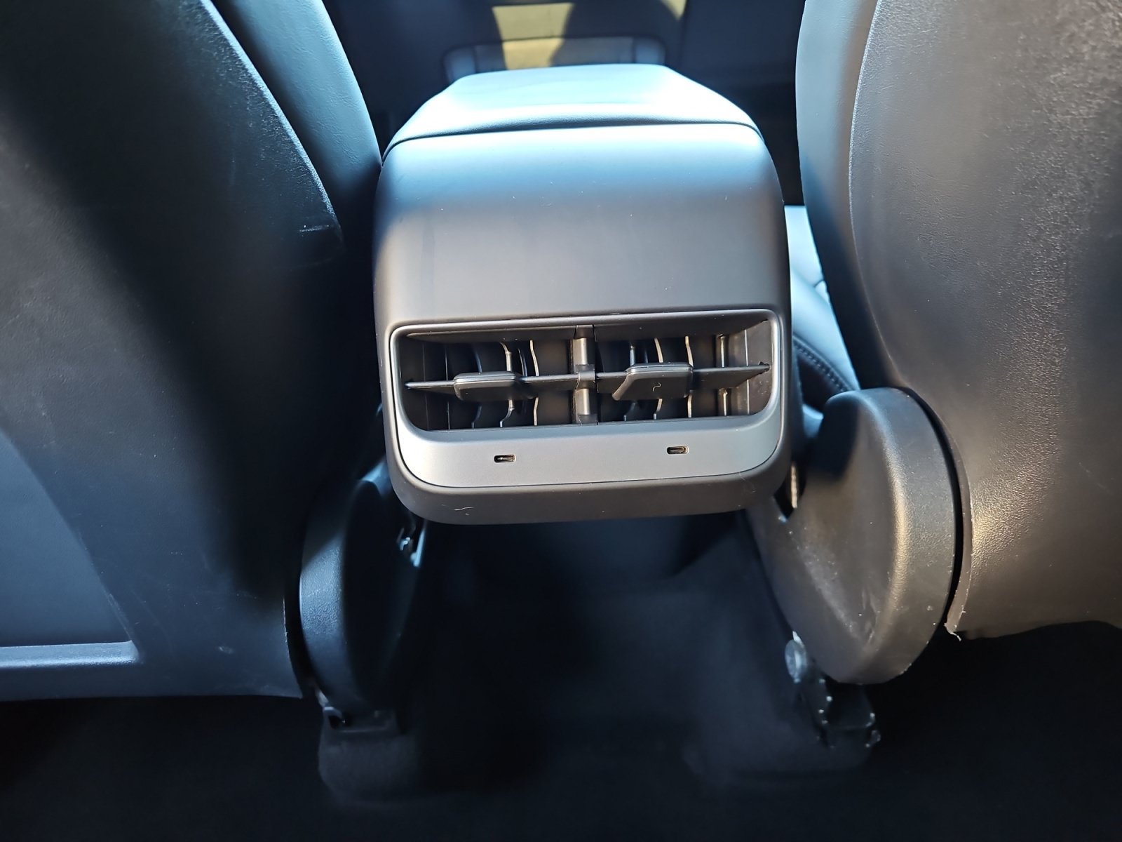 Used 2022 Tesla Model Y Long Range AWD/4WD image 13