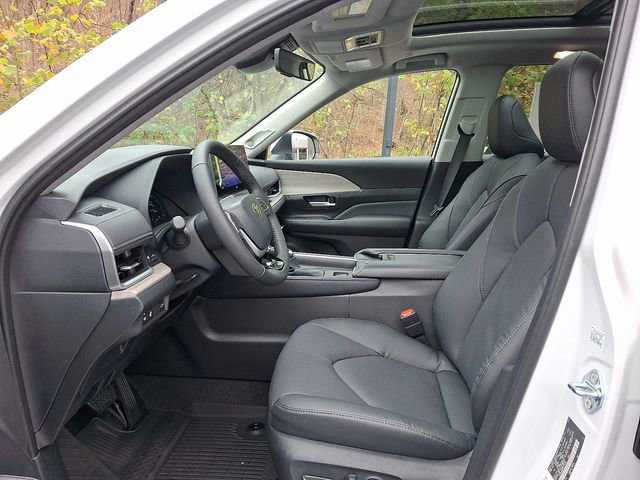 New 2026 Toyota Grand Highlander Limited image 14