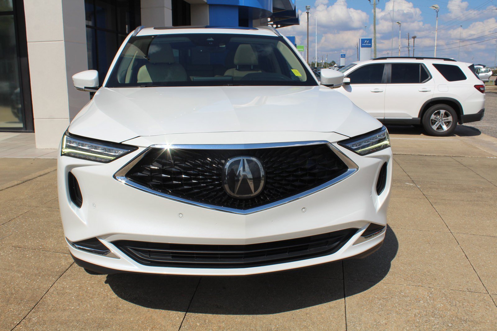 Used 2022 Acura MDX w/ Technology Package FWD image 2