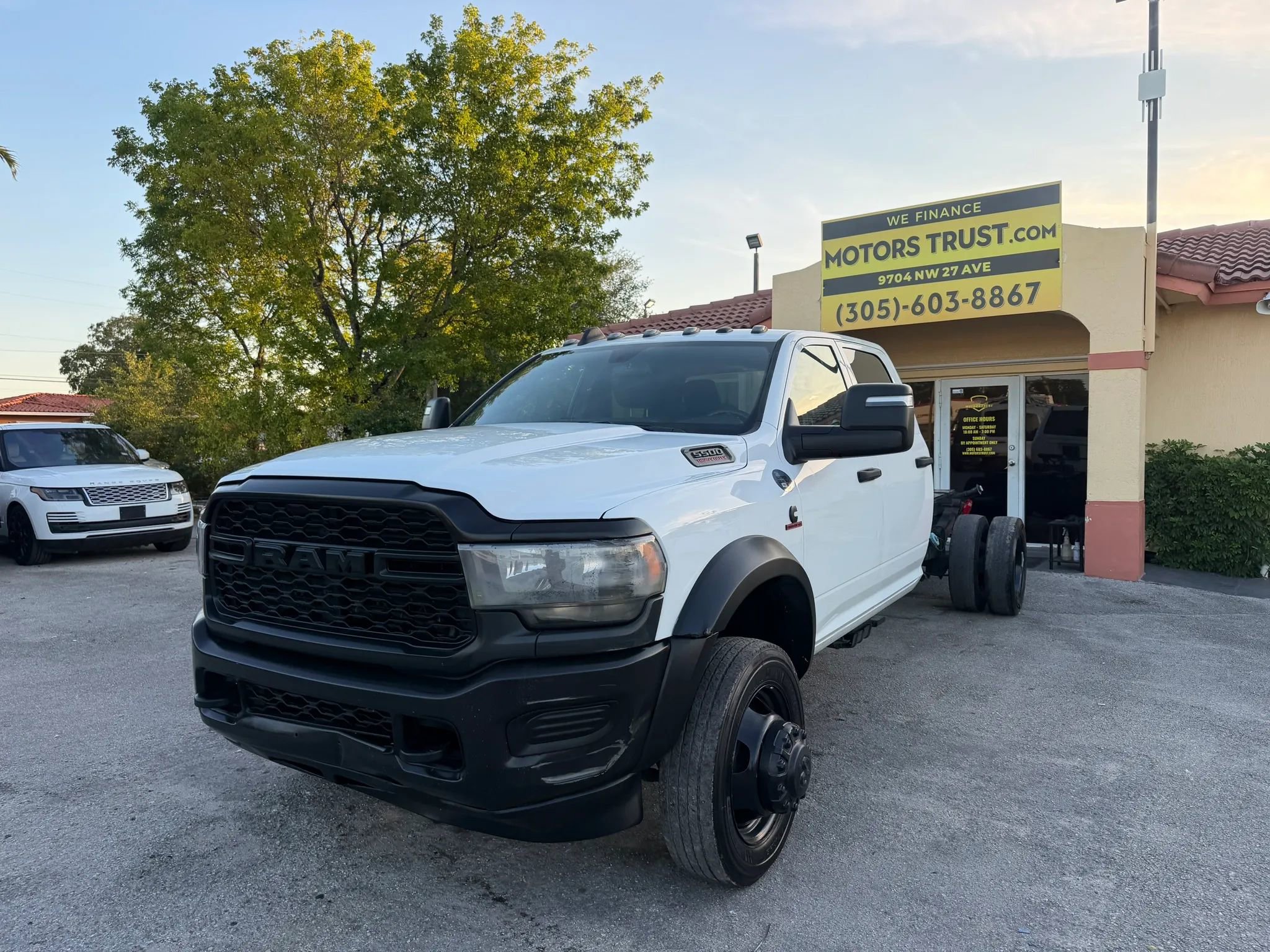 Used 2023 RAM 5500 Tradesman w/ Max Tow Package AWD/4WD image 2