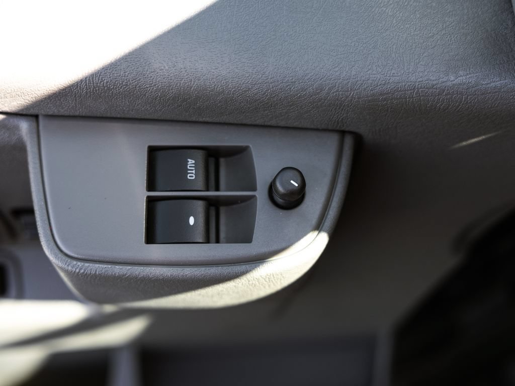 Used 2025 Chevrolet Express 3500 LS RWD image 22