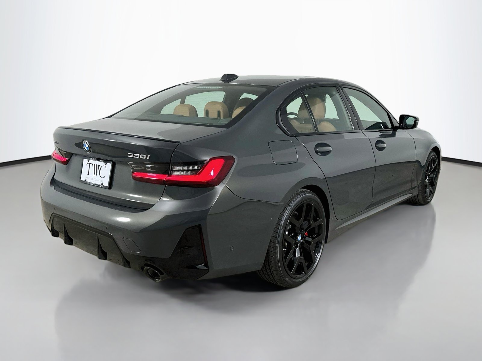 New 2026 BMW 330i xDrive Sedan w/ M Sport Package AWD/4WD image 5