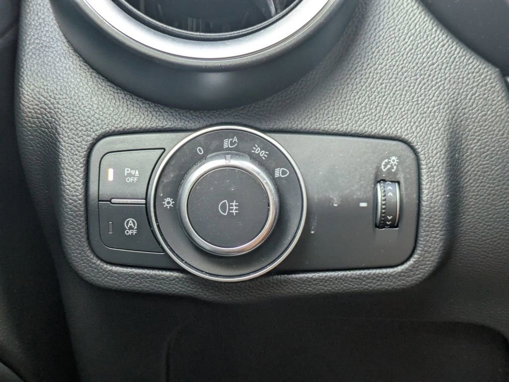 Used 2025 Alfa Romeo Stelvio Sprint w/ Convenience Package AWD/4WD image 29