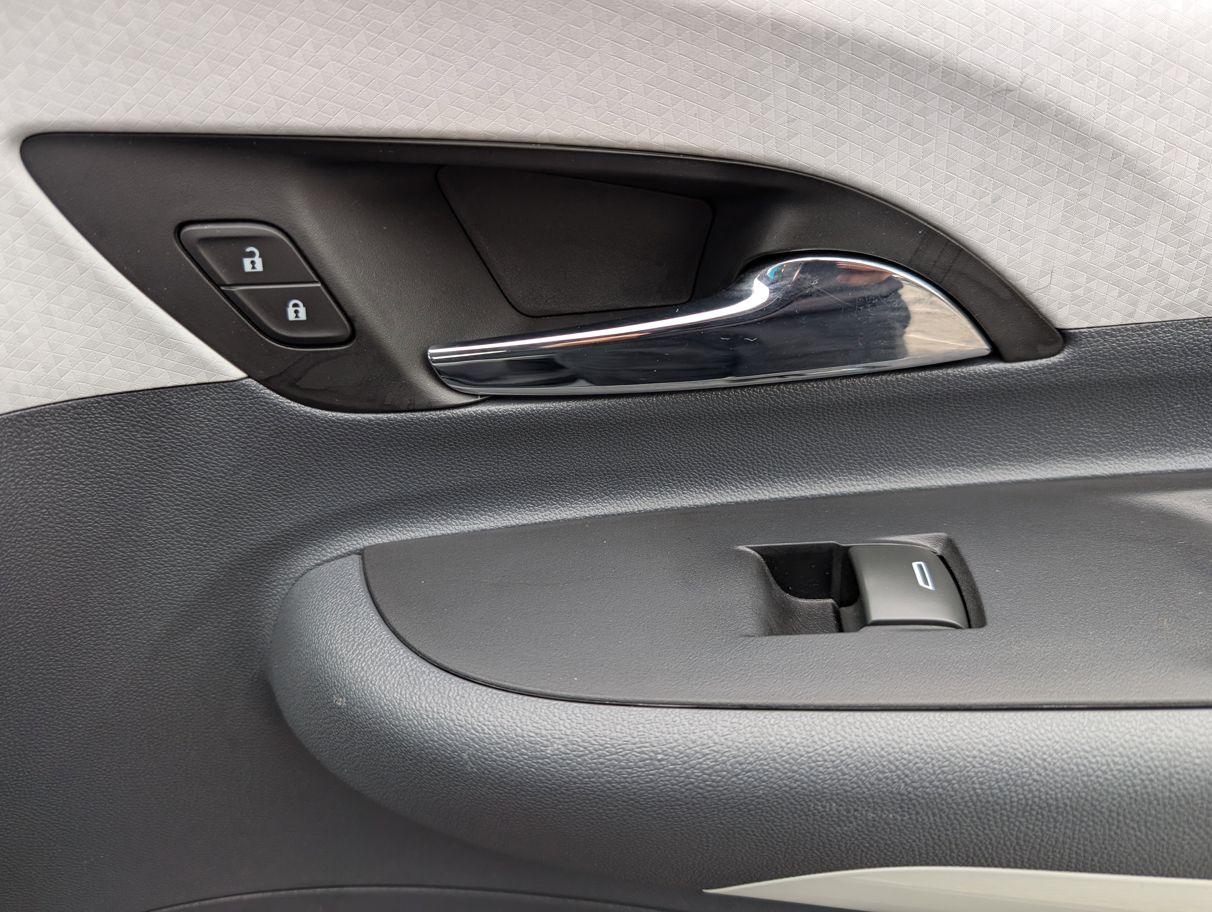 Used 2020 Chevrolet Bolt LT image 21