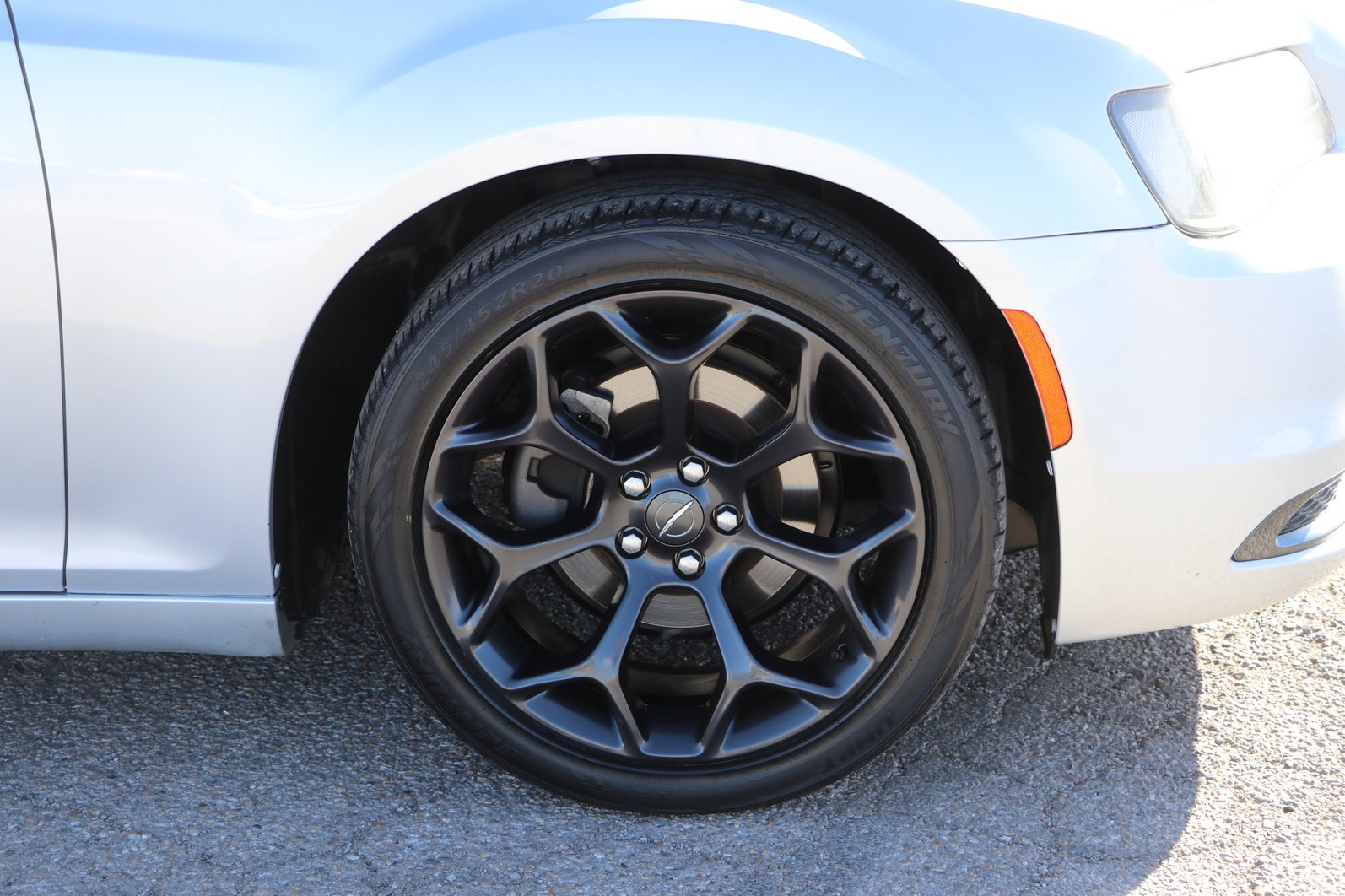 Used 2019 Chrysler 300 Touring w/ Sport Appearance Package RWD image 9