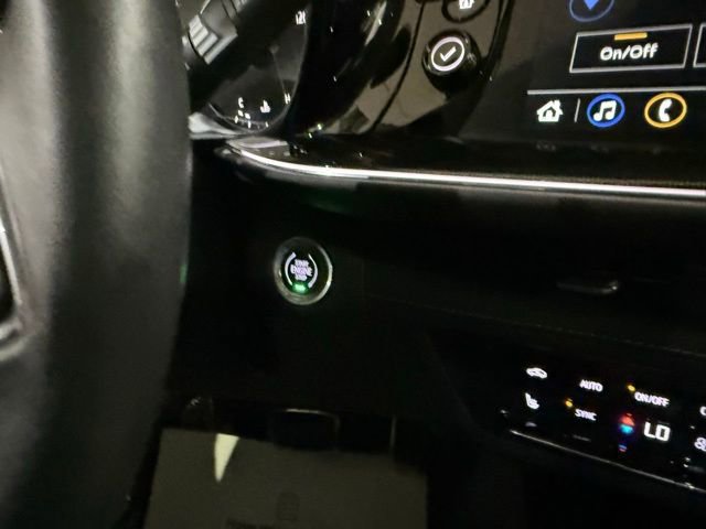 Used 2023 Buick Envision Preferred w/ Sport Touring Package AWD/4WD image 18