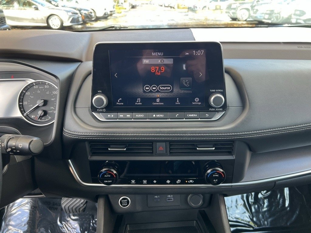 Used 2023 Nissan Rogue SV image 19