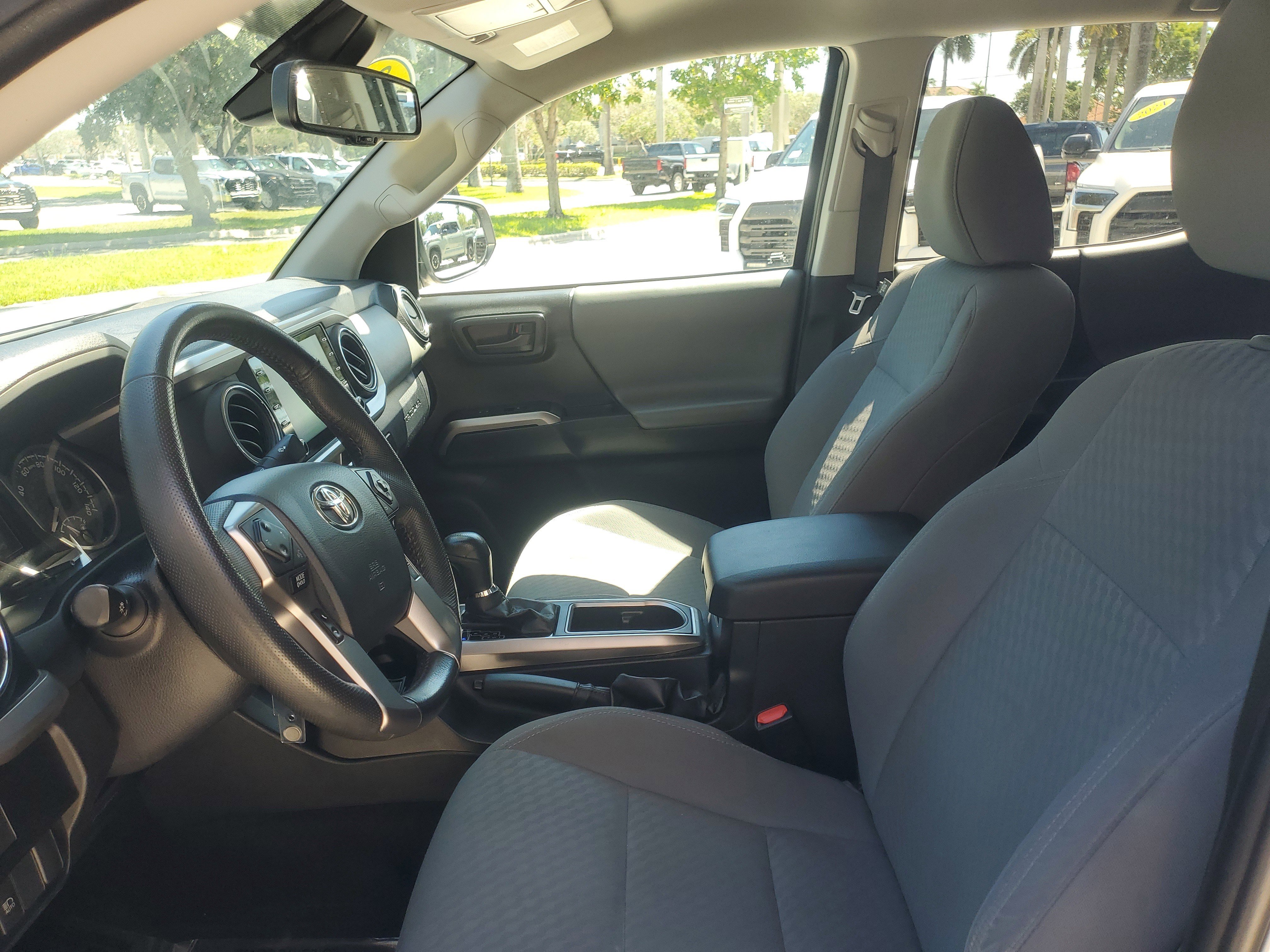 Used 2022 Toyota Tacoma SR5 w/ Technology Package RWD image 14