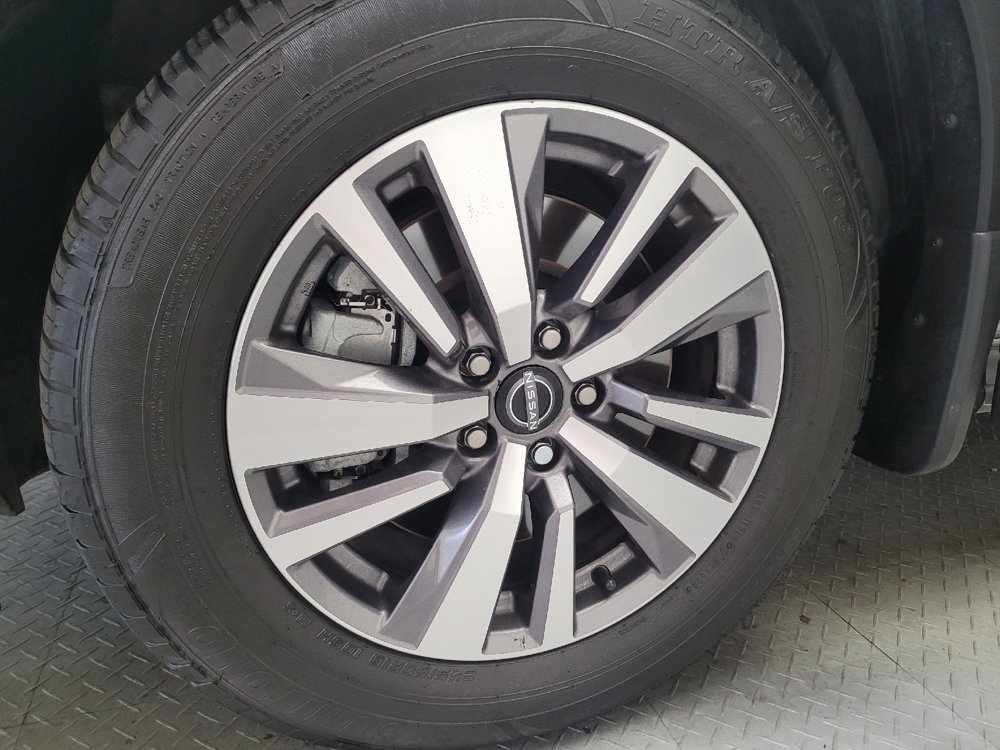 Used 2022 Nissan Pathfinder SL w/ SL Black Package FWD image 31