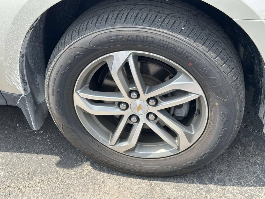 Used 2016 Chevrolet Equinox LTZ w/ Enhanced Convenience Package FWD image 7