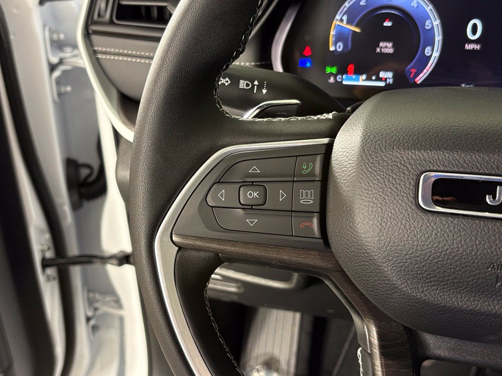 New 2027 Jeep Grand Cherokee Altitude AWD/4WD image 20