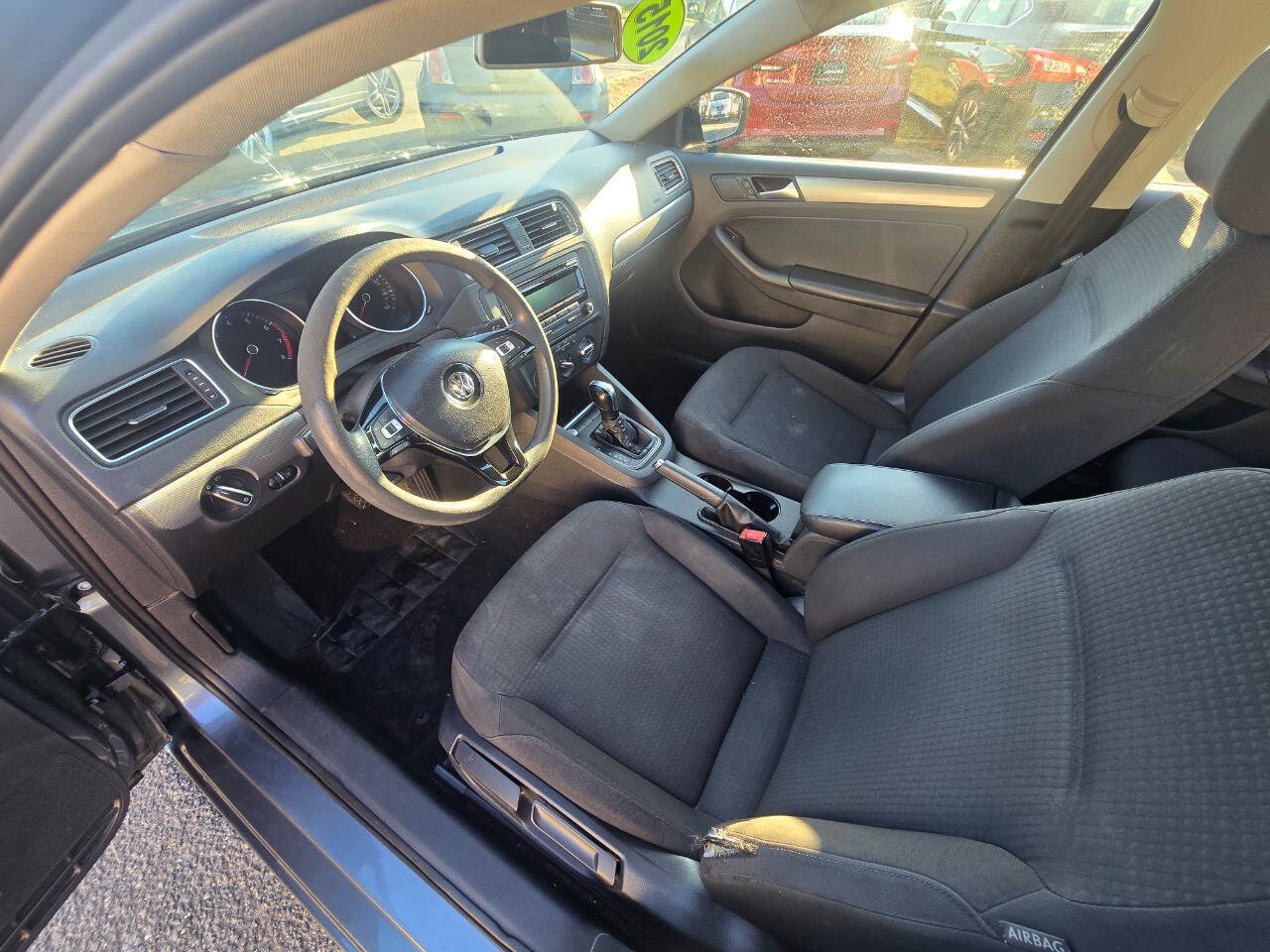 Used 2015 Volkswagen Jetta SE FWD image 19