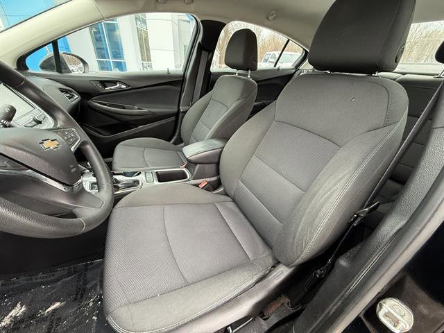 Used 2017 Chevrolet Cruze LT w/ Convenience Package image 14