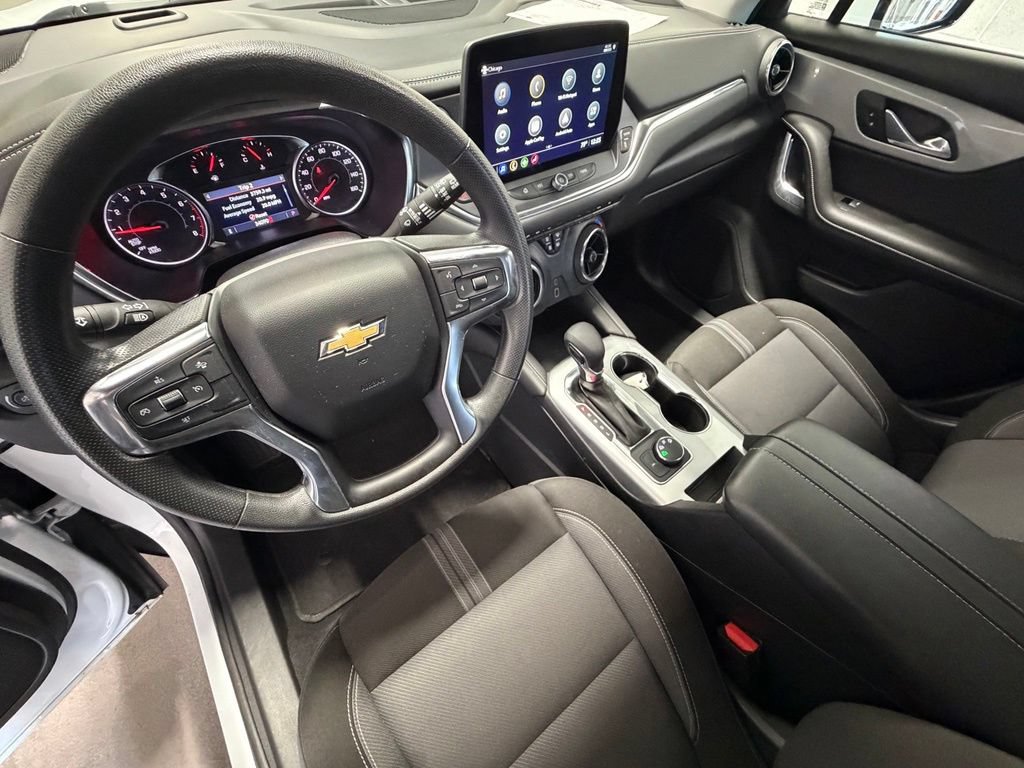 Used 2025 Chevrolet Blazer LT AWD/4WD image 13