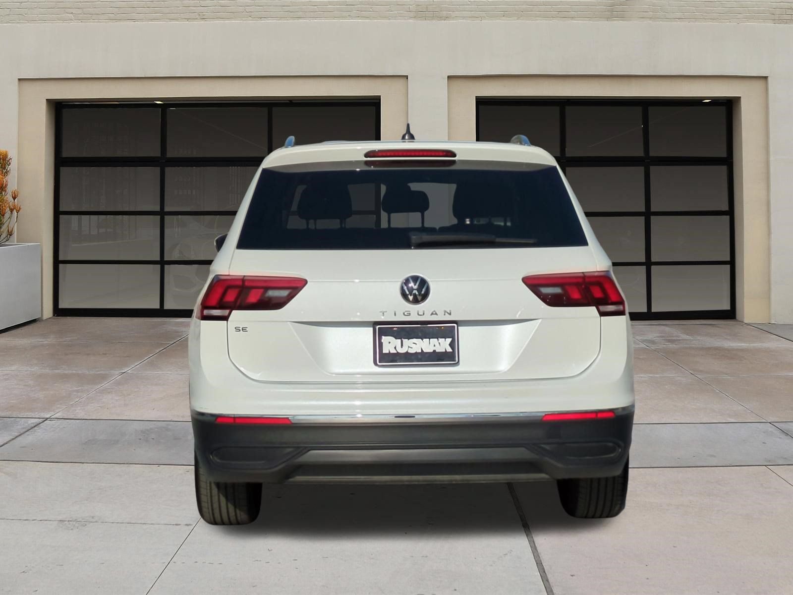 Used 2023 Volkswagen Tiguan SE FWD image 5