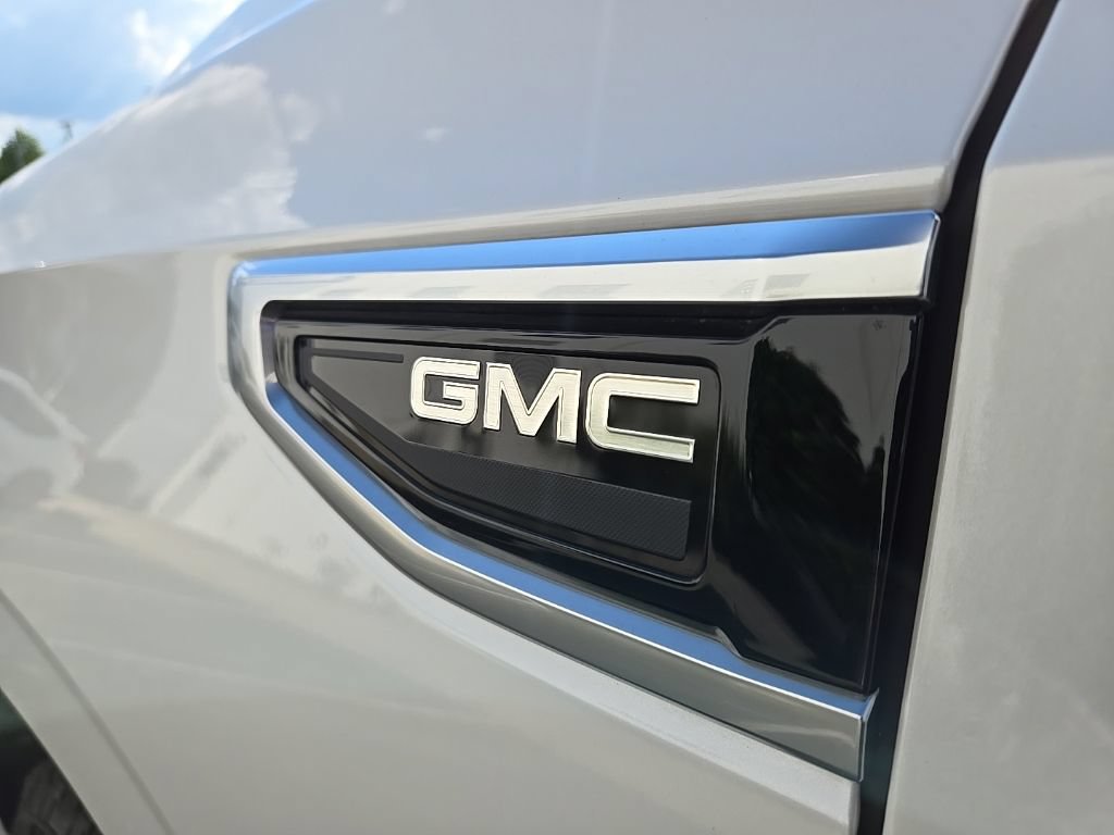 Used 2023 GMC Yukon XL Denali AWD/4WD image 26