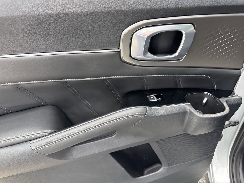 Used 2022 Kia Sorento SX image 16