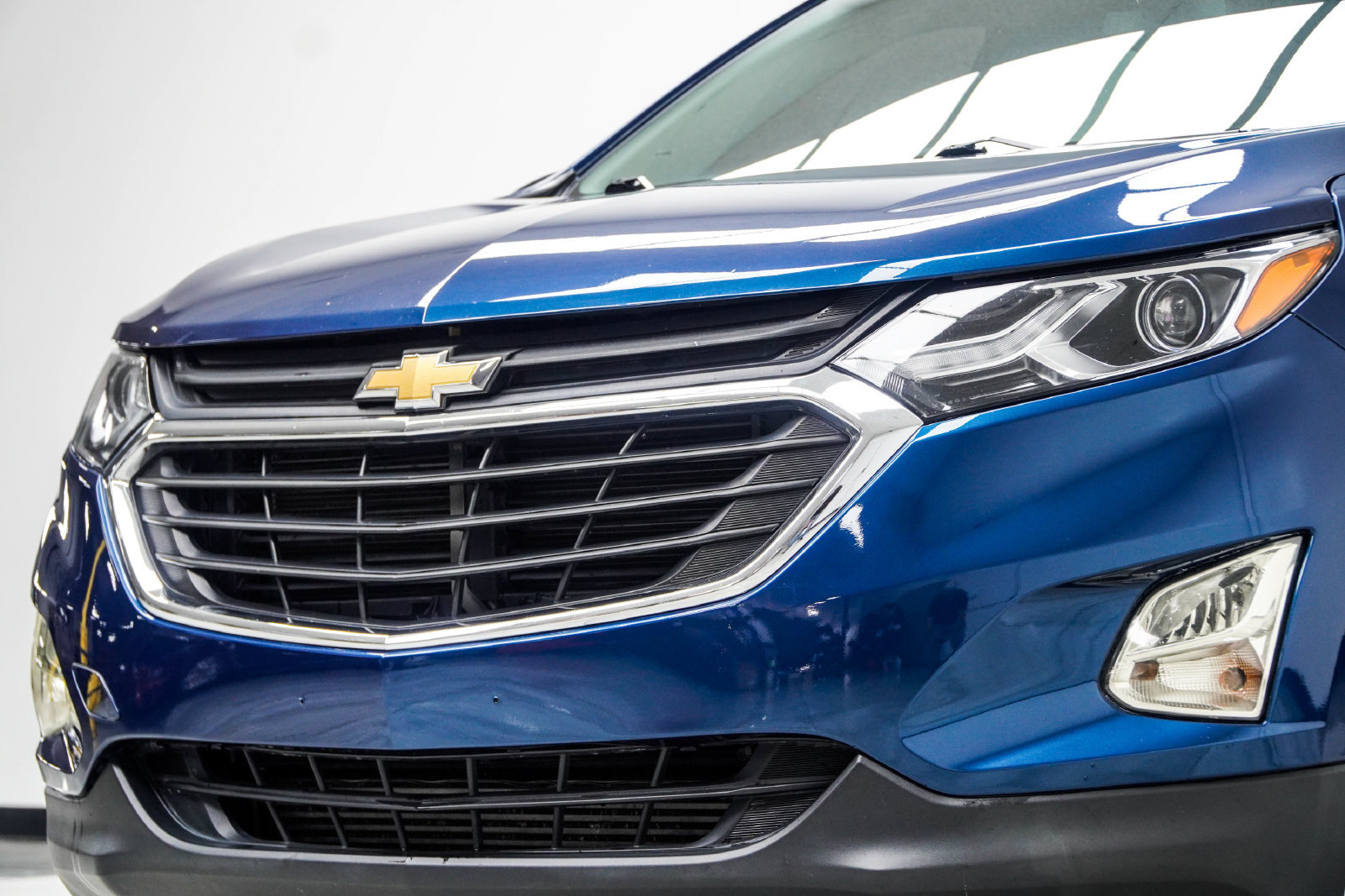 Used 2020 Chevrolet Equinox LT FWD image 2
