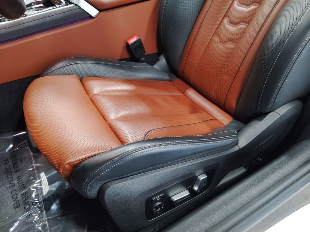 Used 2024 BMW M850i xDrive Convertible image 28