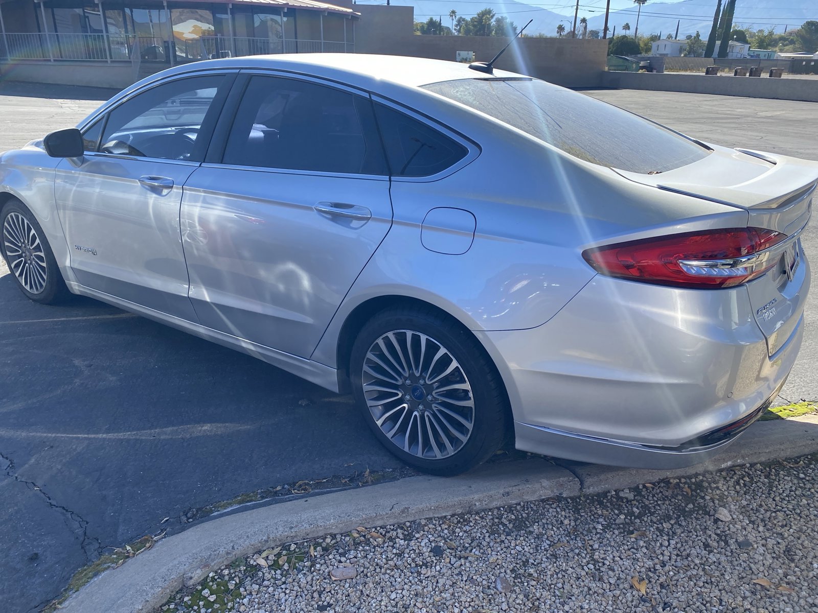Used 2018 Ford Fusion Titanium image 2