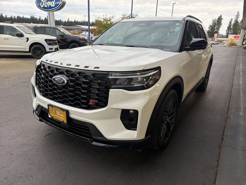 Certified 2025 Ford Explorer ST AWD/4WD image 3
