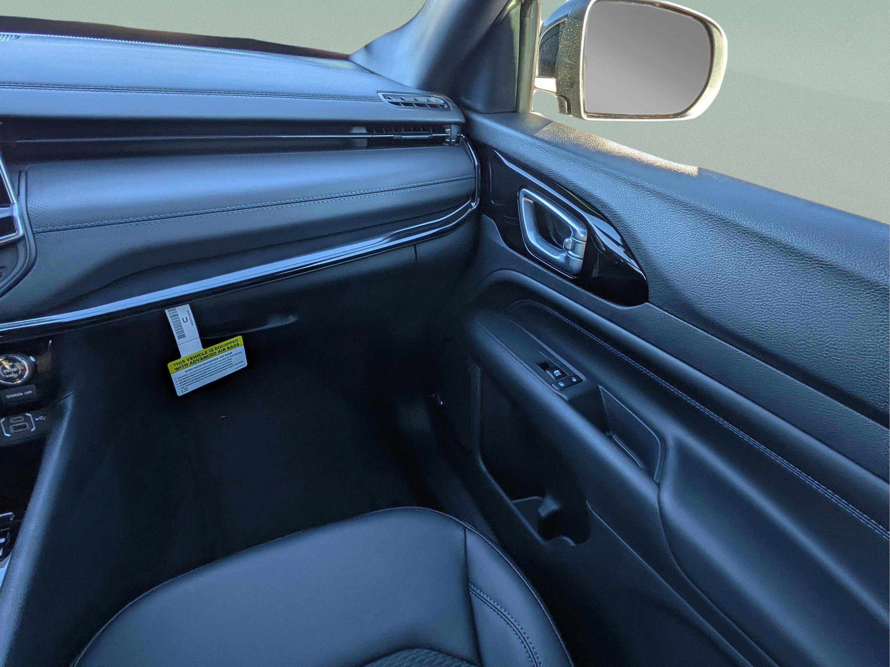 New 2026 Jeep Compass Latitude w/ Sun and Sound Group image 18