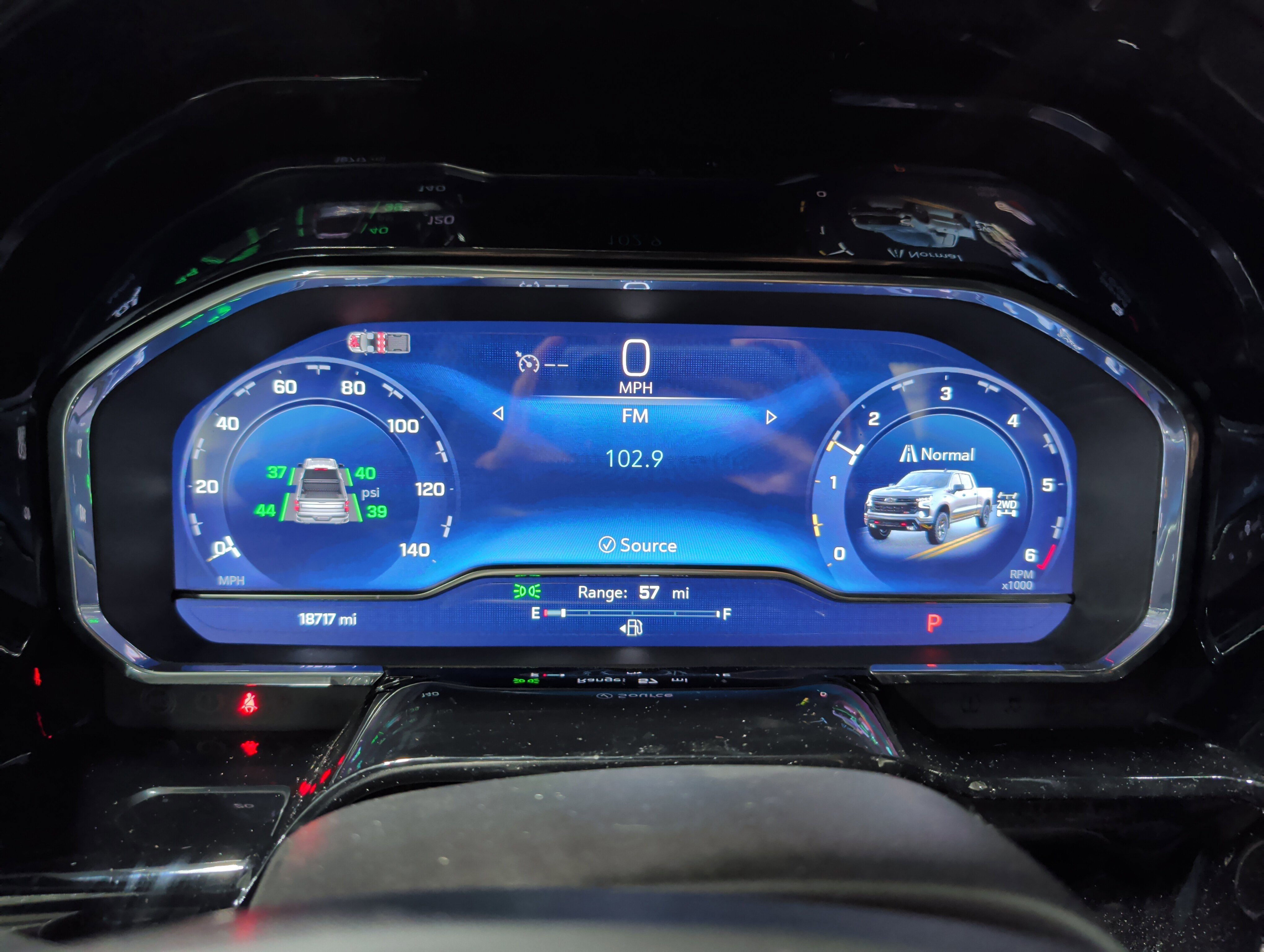 Used 2025 Chevrolet Silverado 1500 LT Trail Boss w/ Convenience Package II image 8