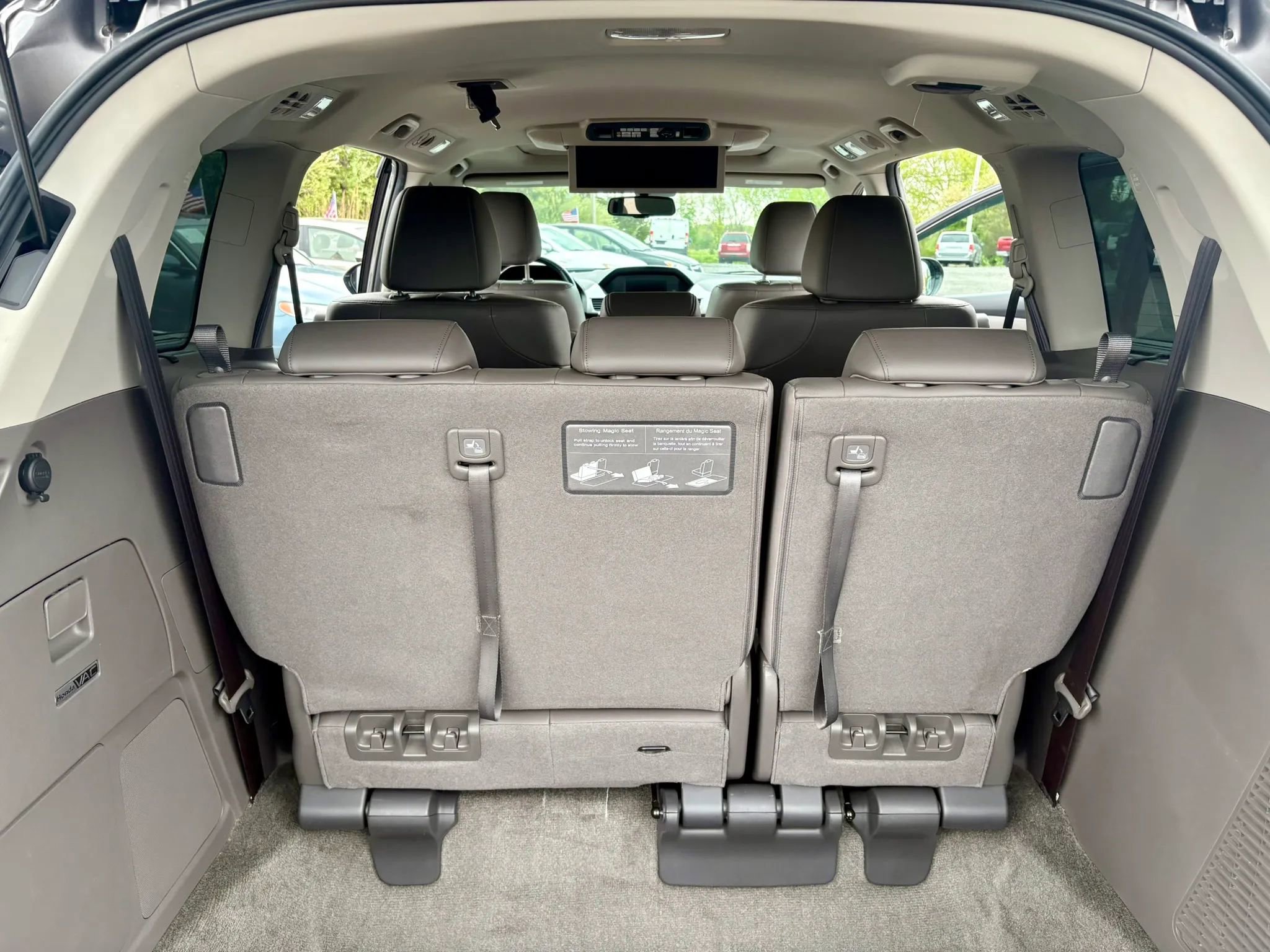 Used 2015 Honda Odyssey Touring Elite image 24
