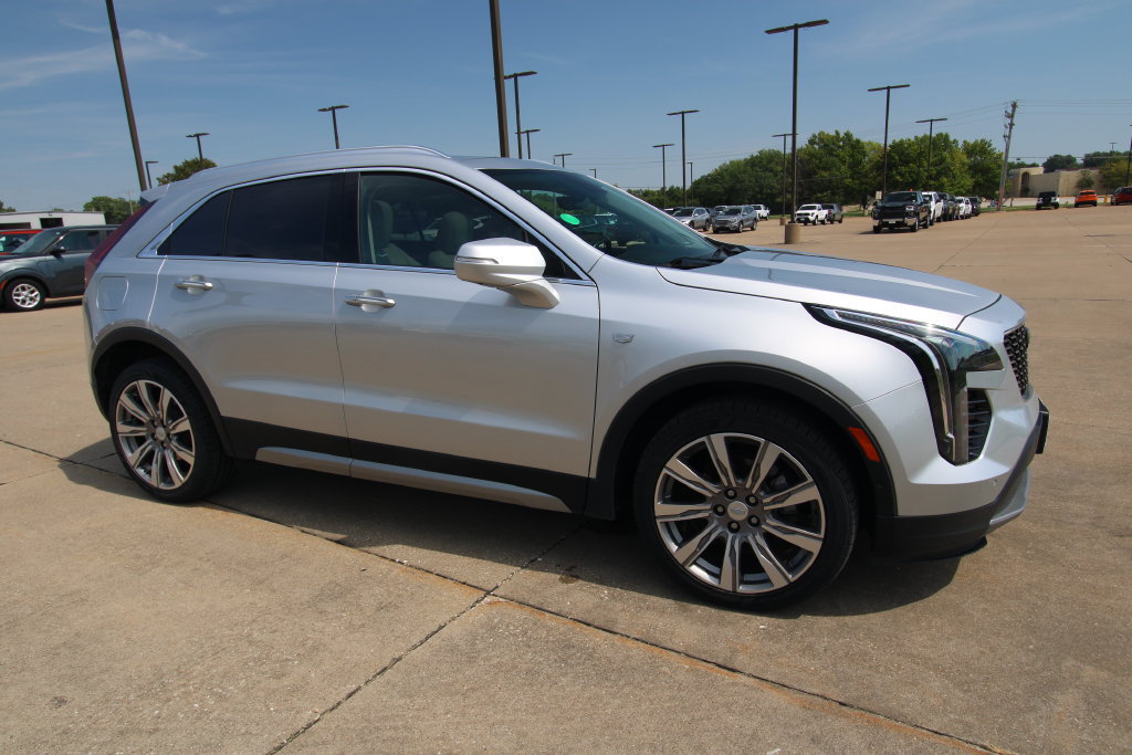 Used 2019 Cadillac XT4 Premium Luxury AWD/4WD image 3