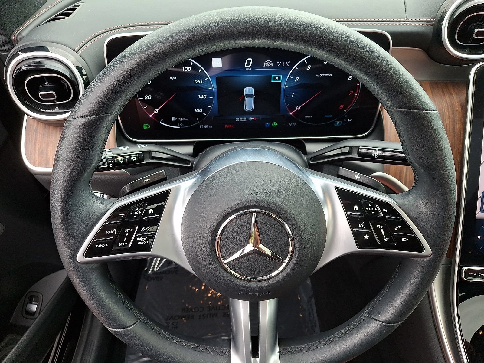 Used 2024 Mercedes-Benz GLC 300 4MATIC image 18