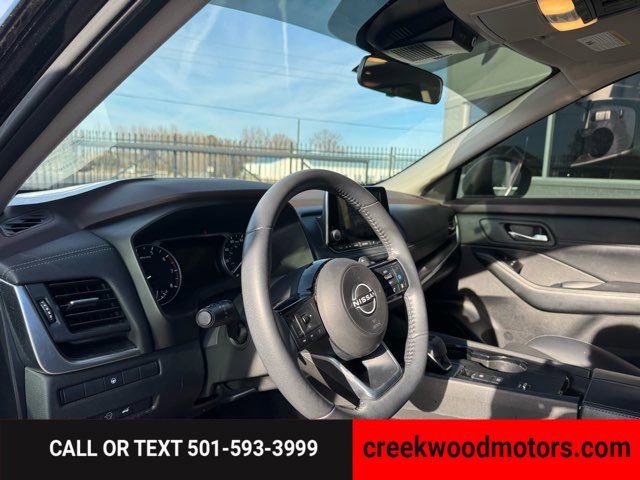 Used 2023 Nissan Rogue SV w/ SV Premium B Package image 15