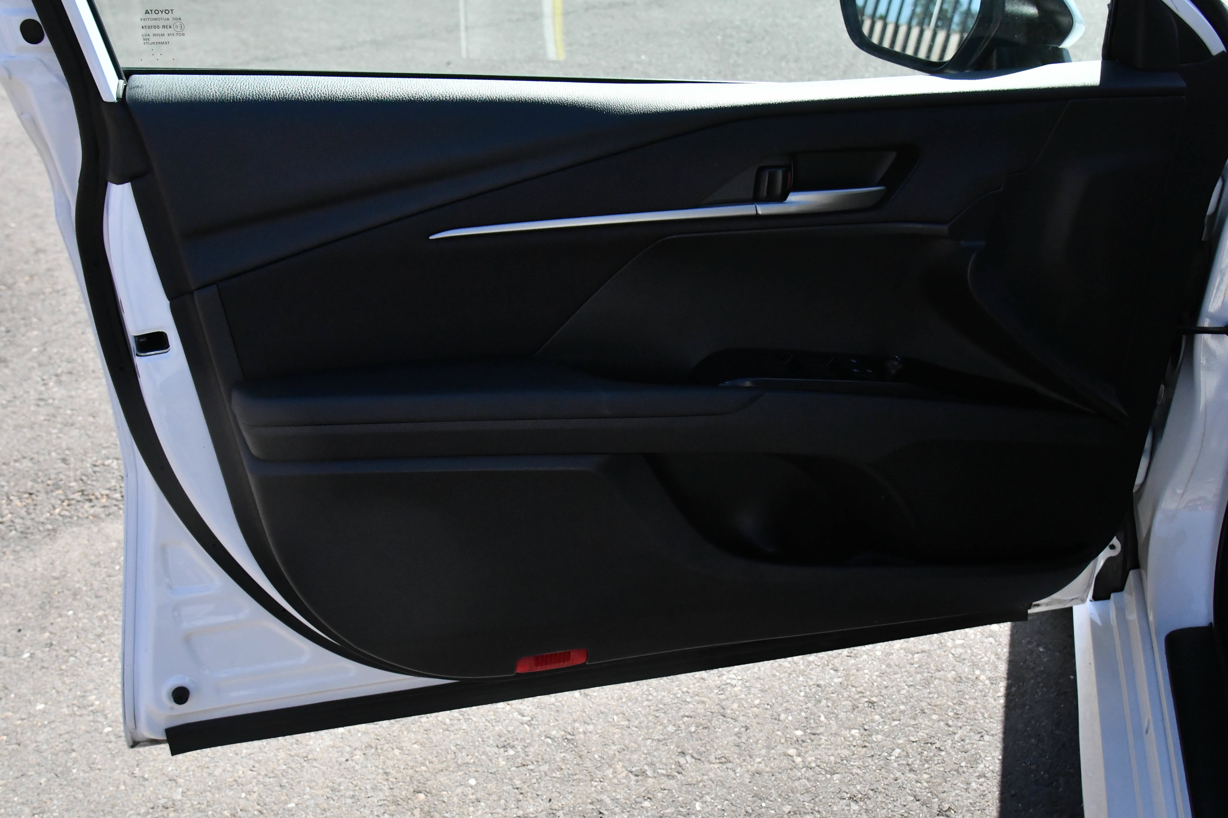 Used 2025 Toyota Camry LE FWD image 14