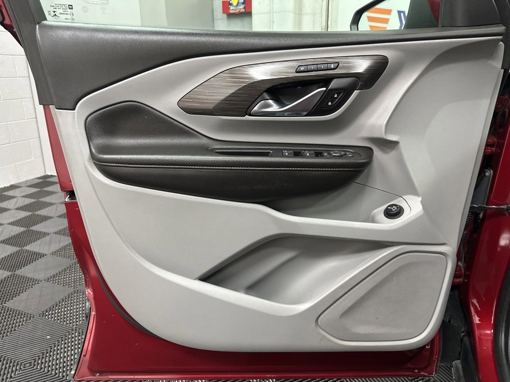 Used 2019 GMC Terrain SLT w/ Preferred Package image 18