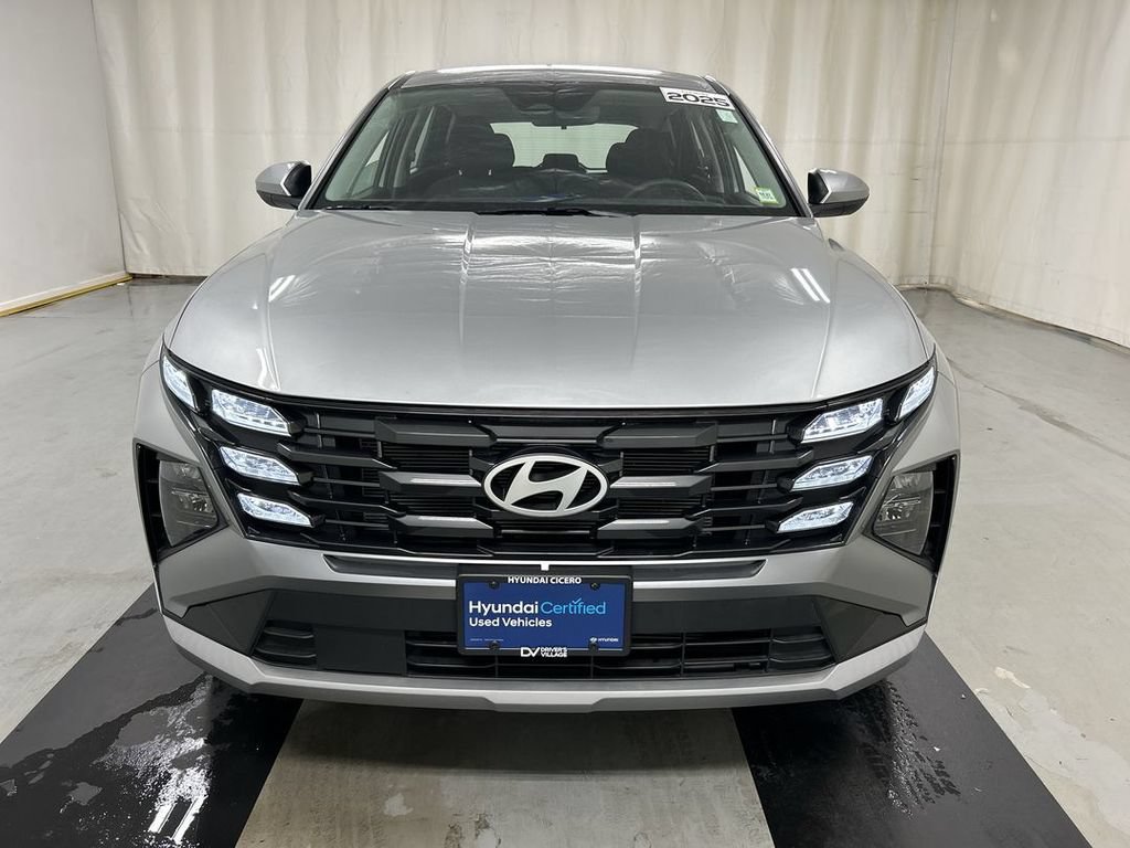 Used 2025 Hyundai Tucson SE AWD/4WD image 3