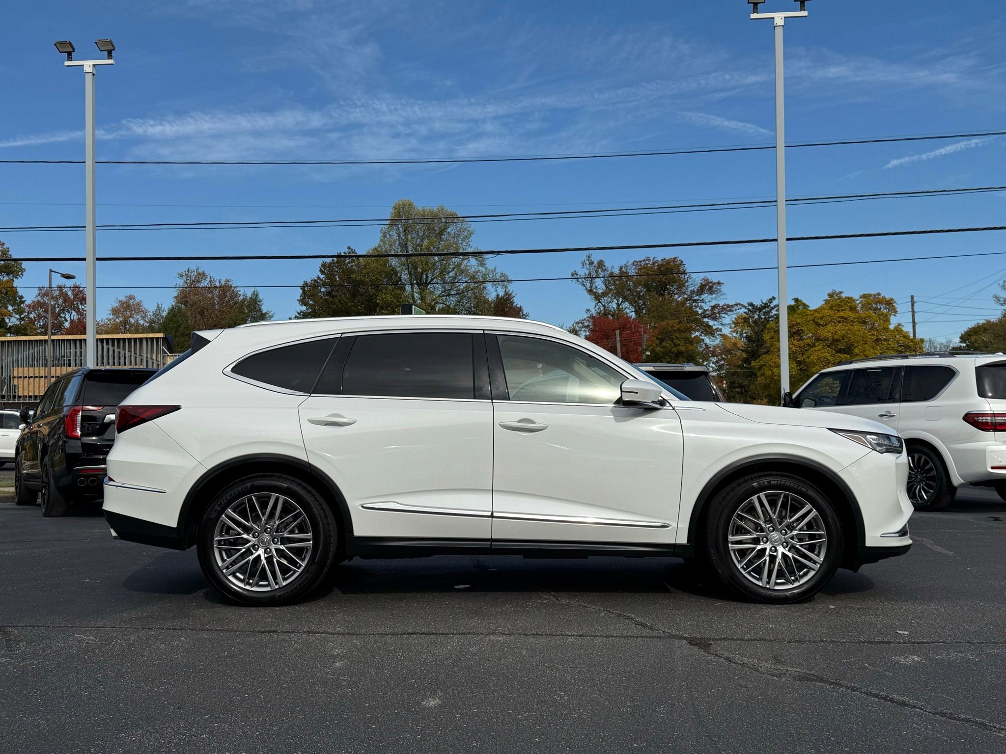 Used 2022 Acura MDX SH-AWD w/ Advance Package image 5