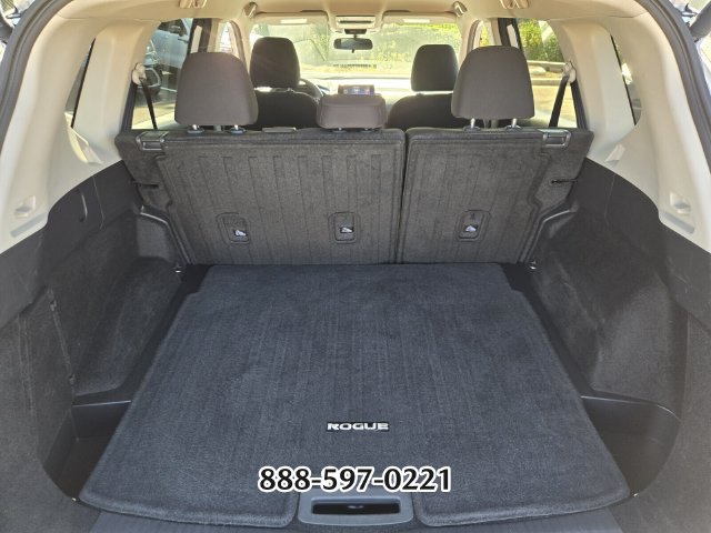 Used 2024 Nissan Rogue SV FWD image 16