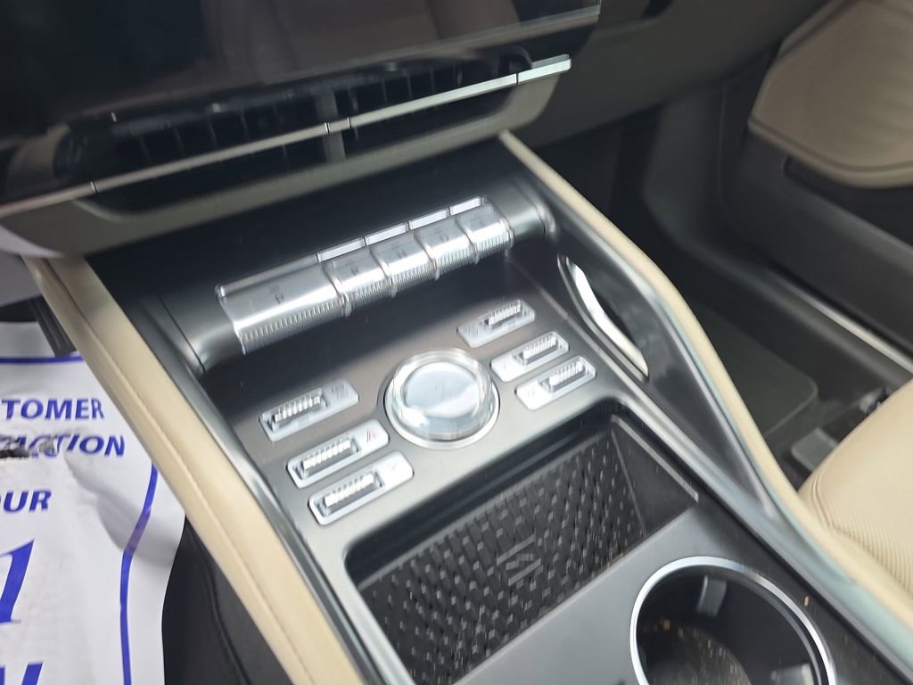 Used 2024 Lincoln Nautilus Premier image 25