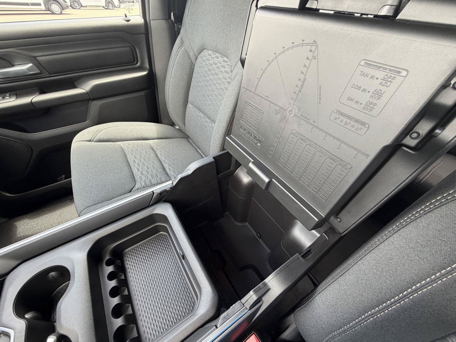 New 2026 RAM 1500 Express AWD/4WD image 15