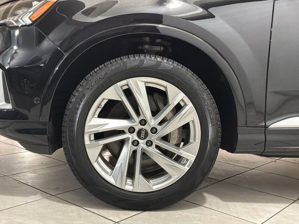 Used 2023 Audi Q7 3.0T Premium w/ Convenience Package AWD/4WD image 16