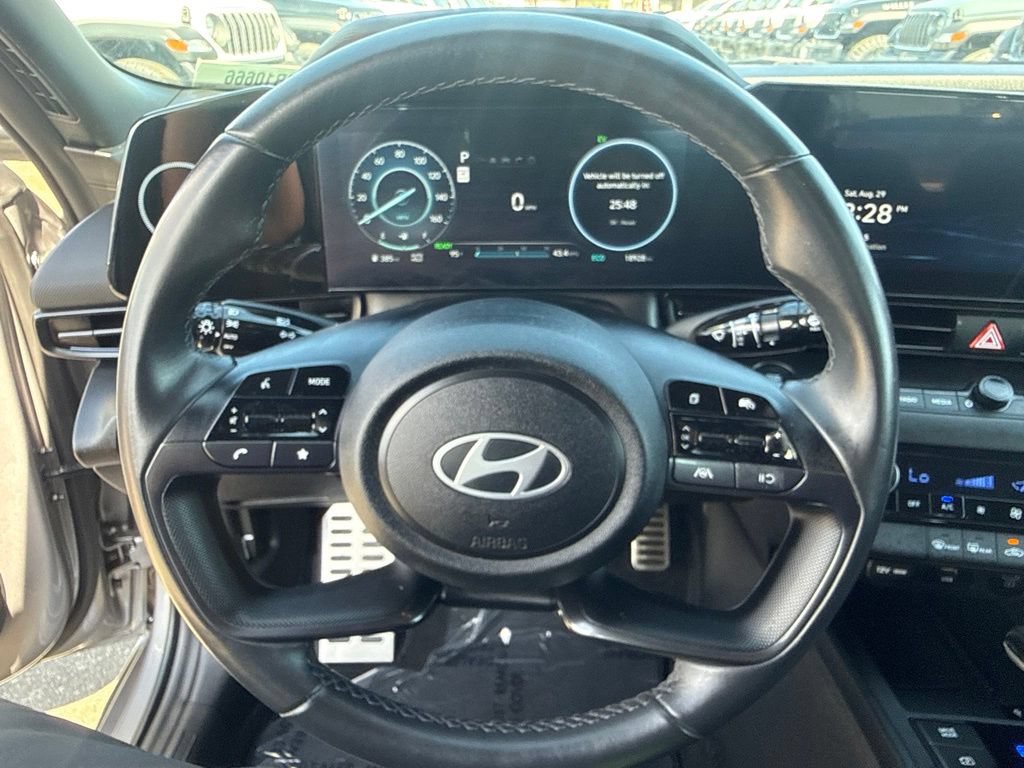 Used 2025 Hyundai Elantra SEL FWD image 20