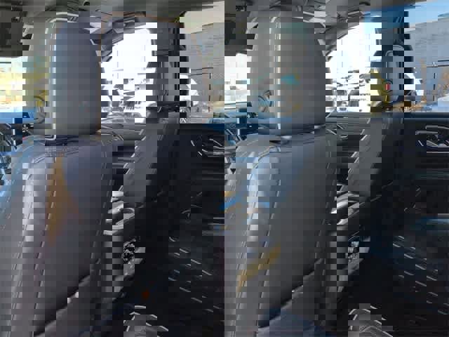 Used 2021 GMC Yukon SLT w/ SLT Luxury Package image 19