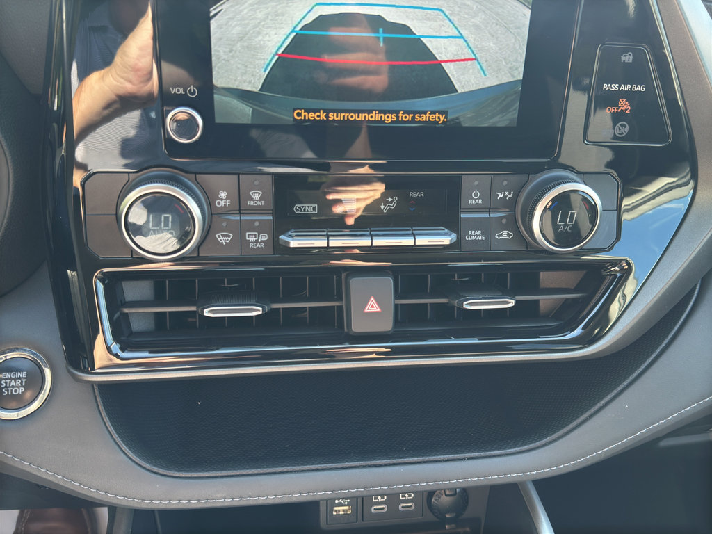 Used 2023 Toyota Highlander LE image 16