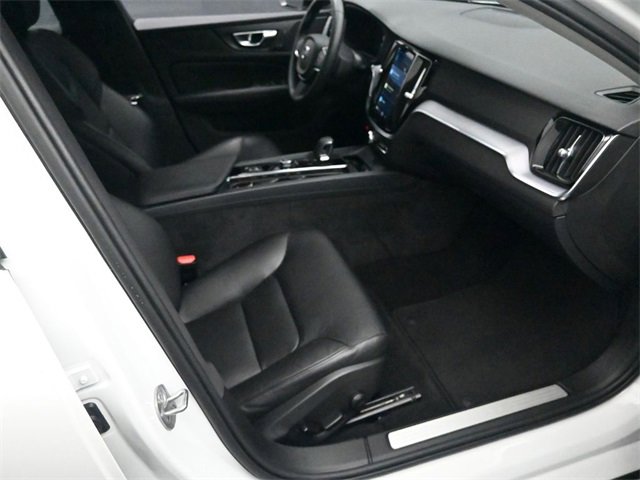 Used 2024 Volvo S60 B5 Core image 27