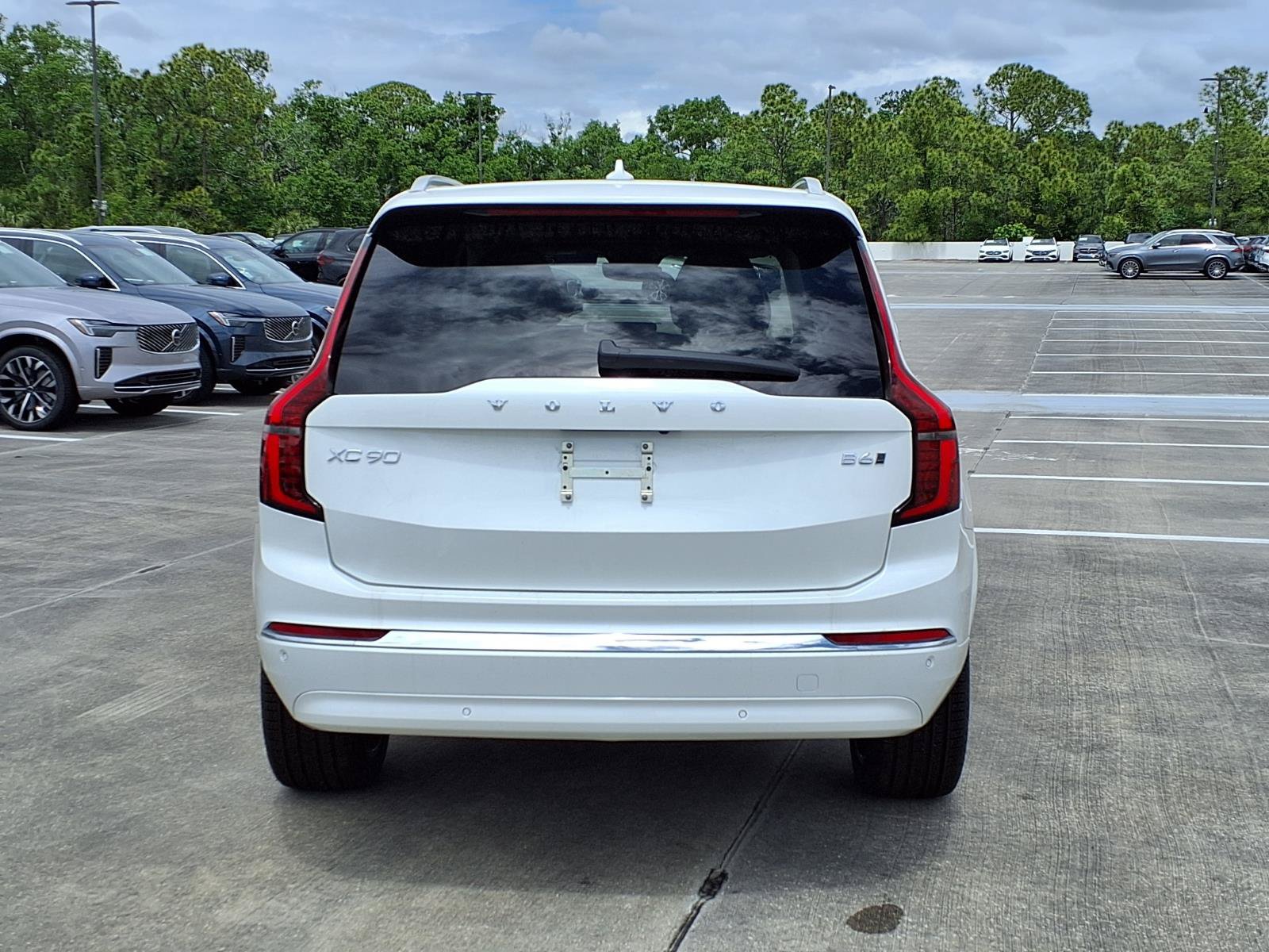 New 2026 Volvo XC90 B6 Ultra w/ Protection Package AWD/4WD image 6