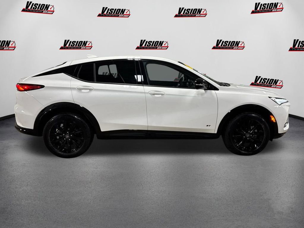 Used 2025 Buick Envista Sport Touring w/ Convenience I Package FWD video 4