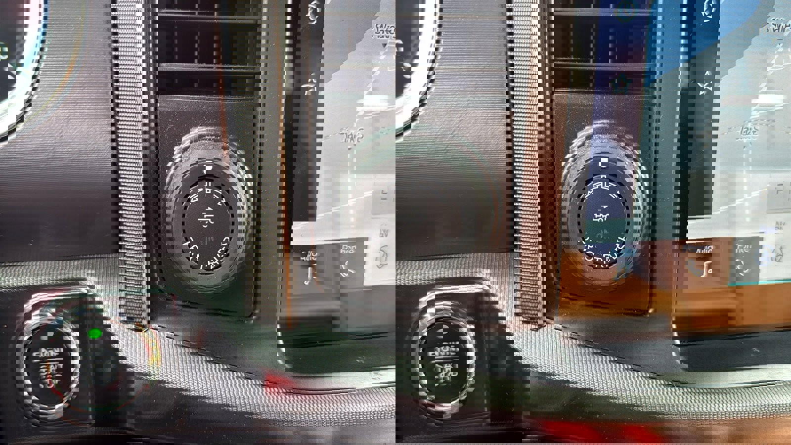 Used 2021 Ford F150 Platinum w/ FX4 Off-Road Package image 23