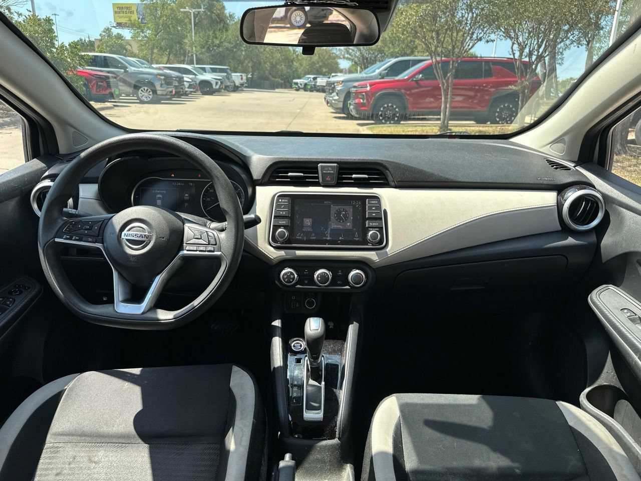 Used 2021 Nissan Versa SV FWD image 13