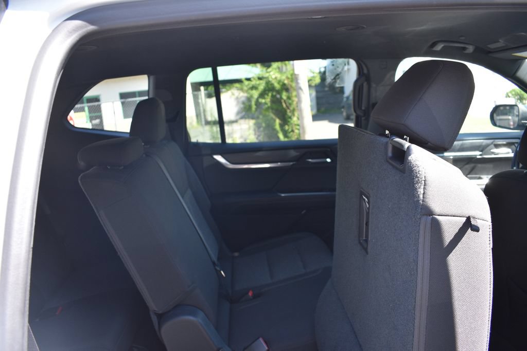 Used 2025 GMC Acadia Elevation AWD/4WD image 30