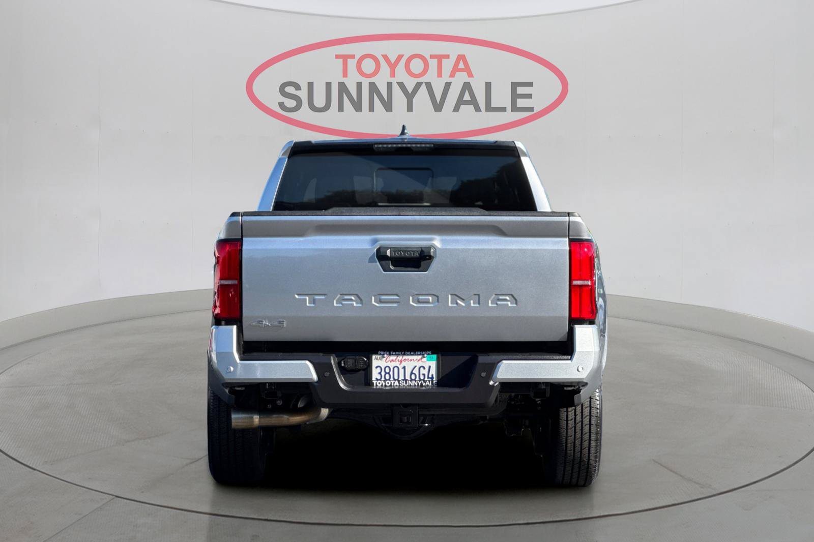 Certified 2025 Toyota Tacoma SR5 w/ SR5 Upgrade Package AWD/4WD image 9